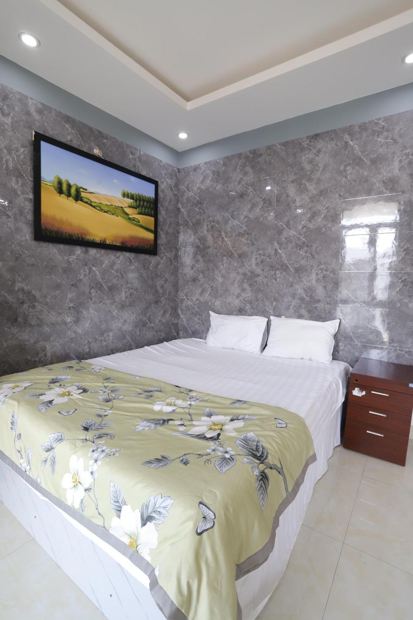 Hotel Tram Anh Nhon Trach Bagian luar foto